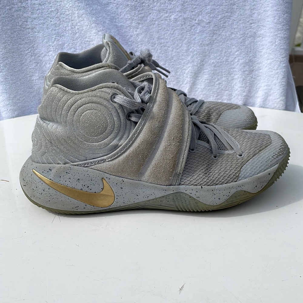 Nike Kyrie 2